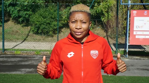 Foot féminin : une attaquante nigériane s’engage au DFCO 